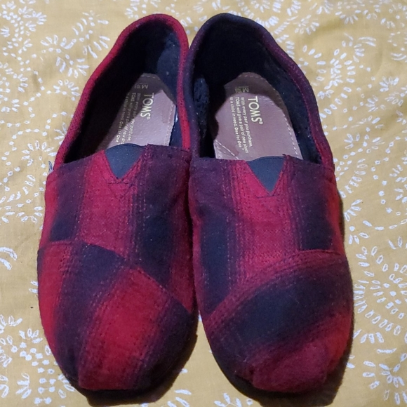 Toms - Picture 2 of 6
